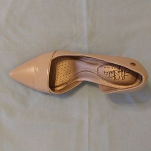 Life Stride Stockard Heels in Taupe, Size 7M